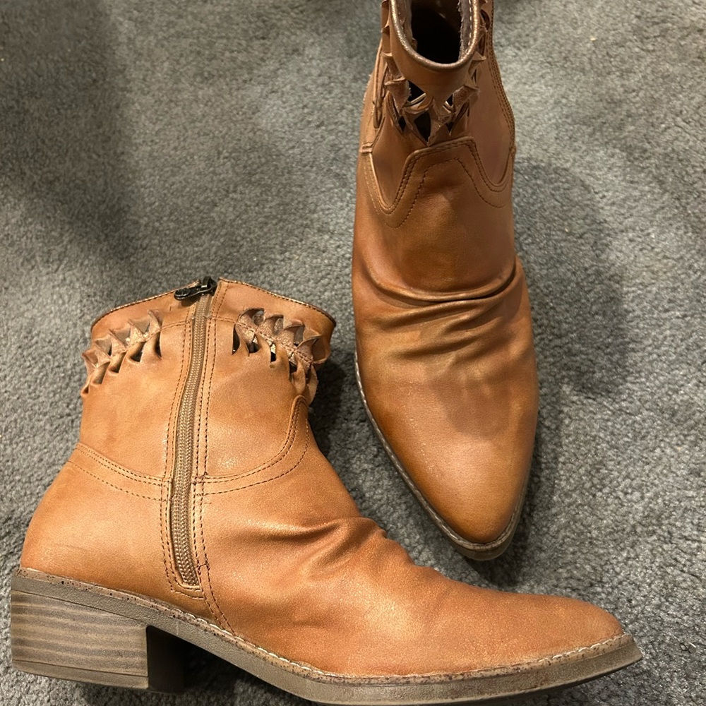 Blowfish cowboy bootie sz 11